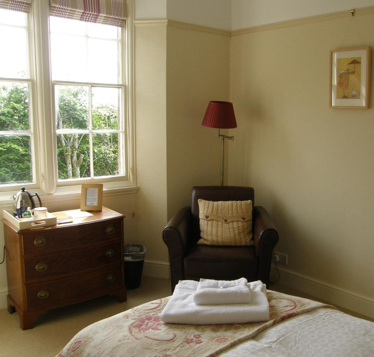 The Old Vicarage B & B Barnstaple Exterior photo